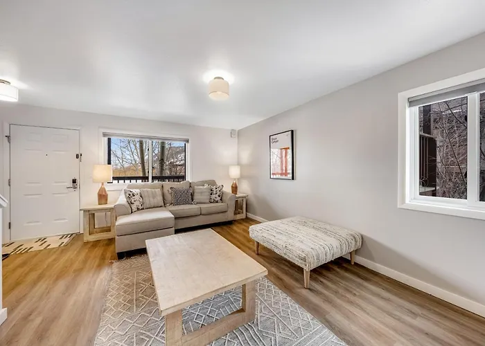Appartement 2401 Pitchfork *